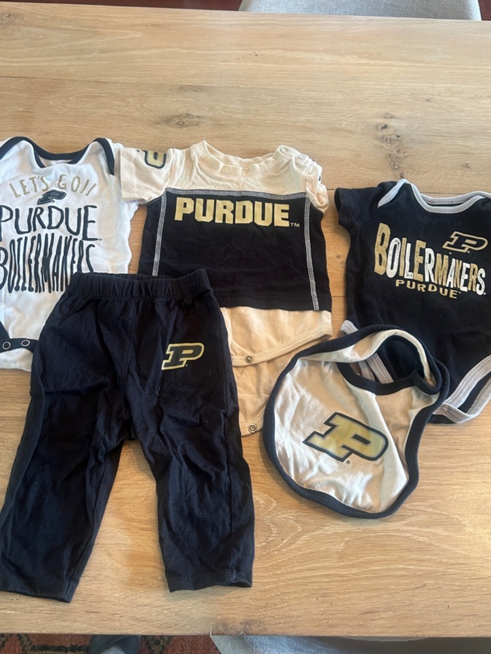Lot Purdue Boilermakers bay One-Piece Bodysuit Set